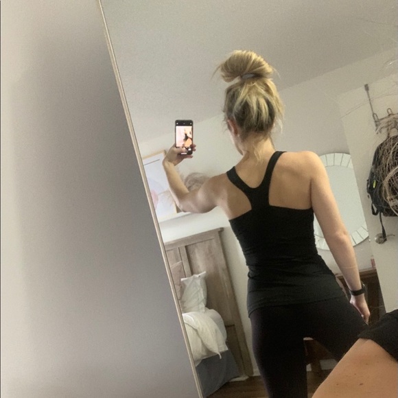 Set of 3 workout tank tops! - Picture 2 of 6